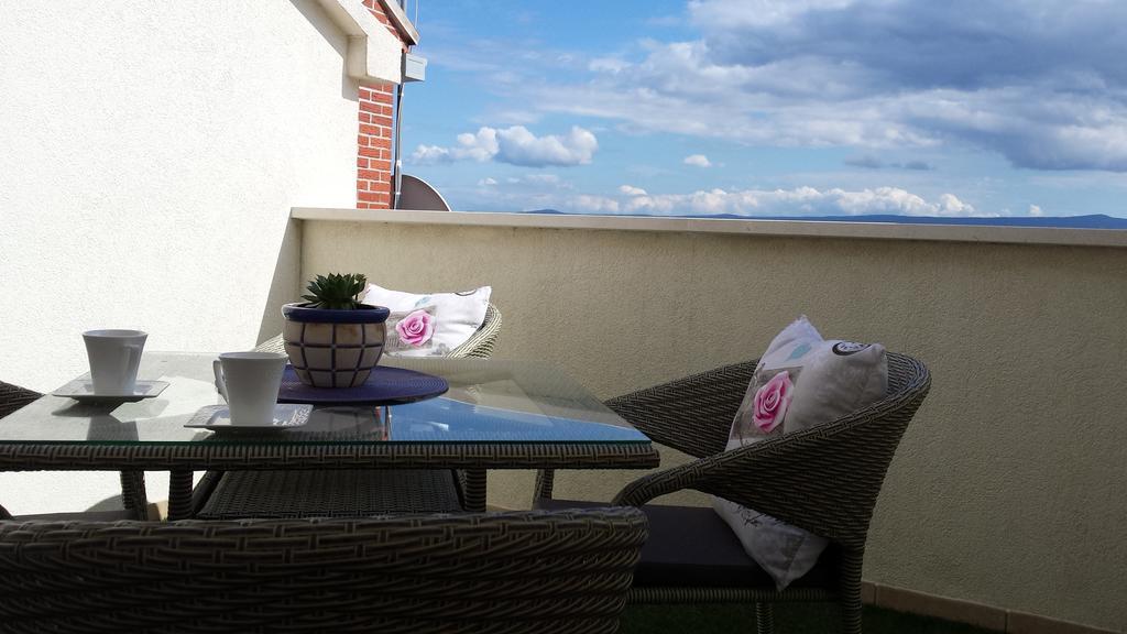 Apartments Benika Бол Номер фото