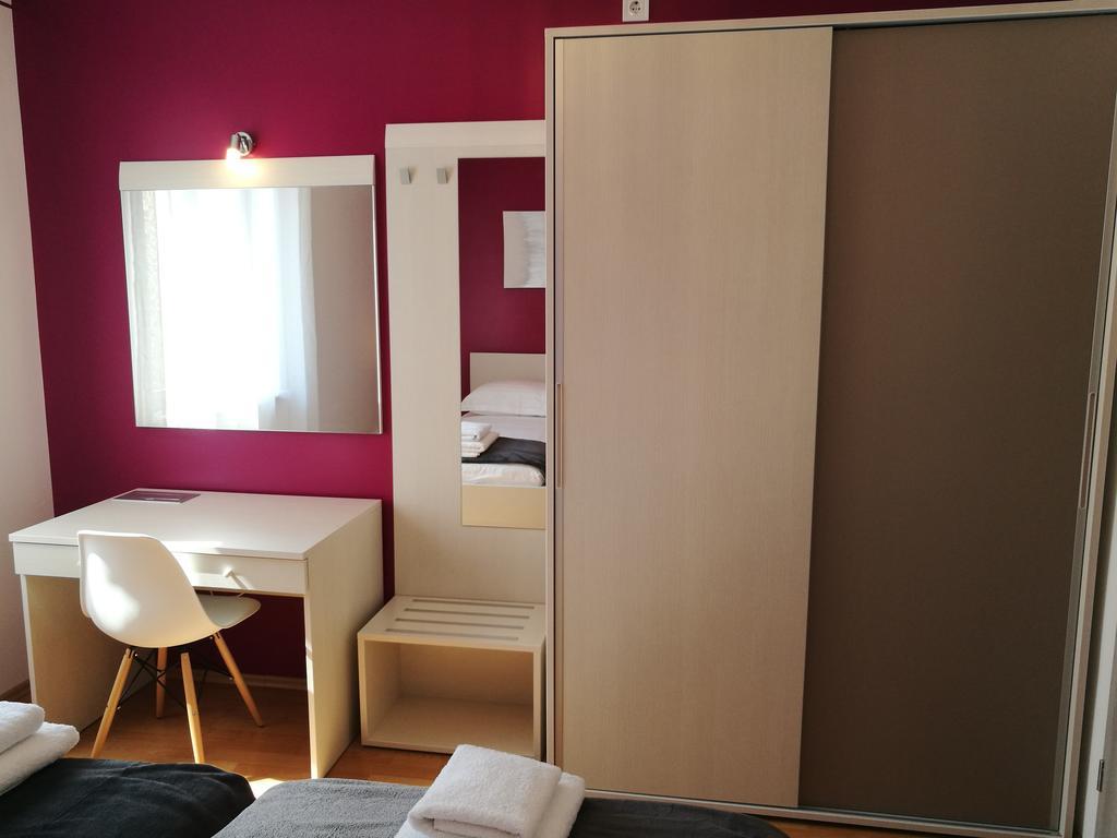 Apartments Benika Бол Екстер'єр фото