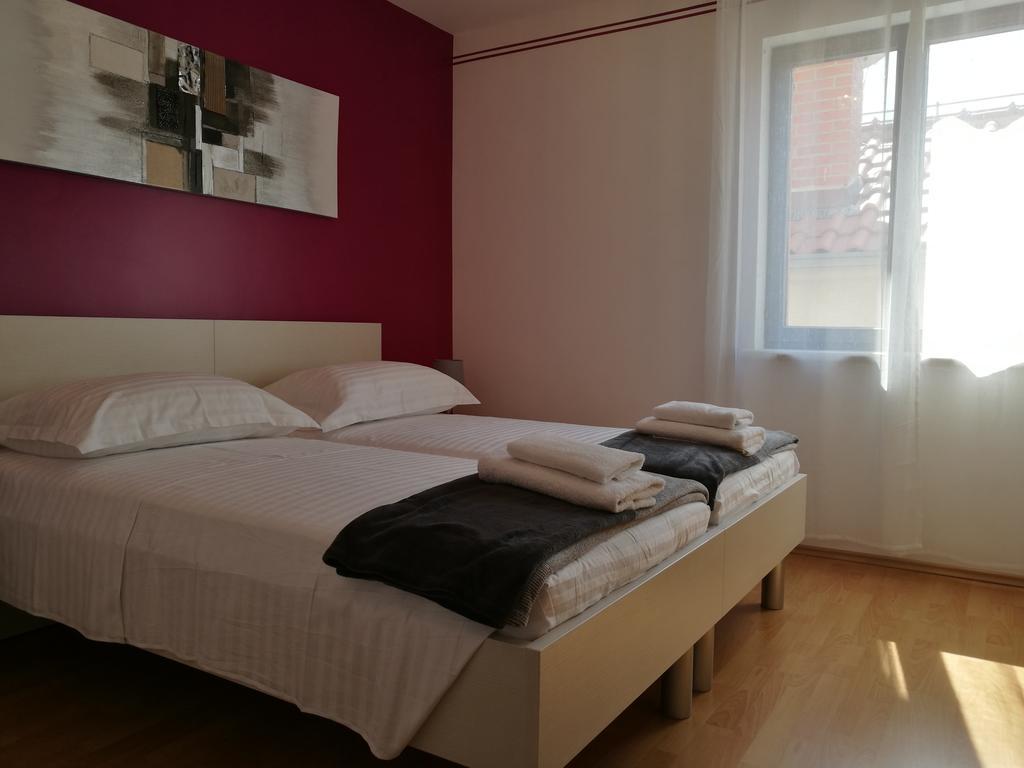 Apartments Benika Бол Екстер'єр фото