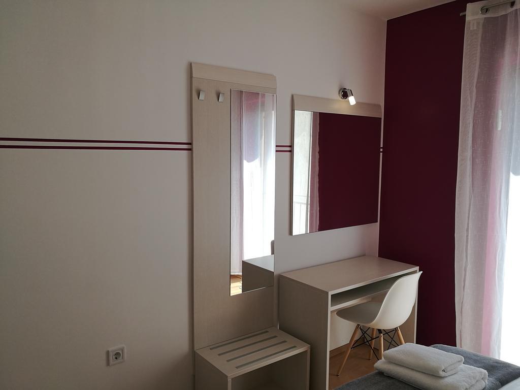 Apartments Benika Бол Екстер'єр фото