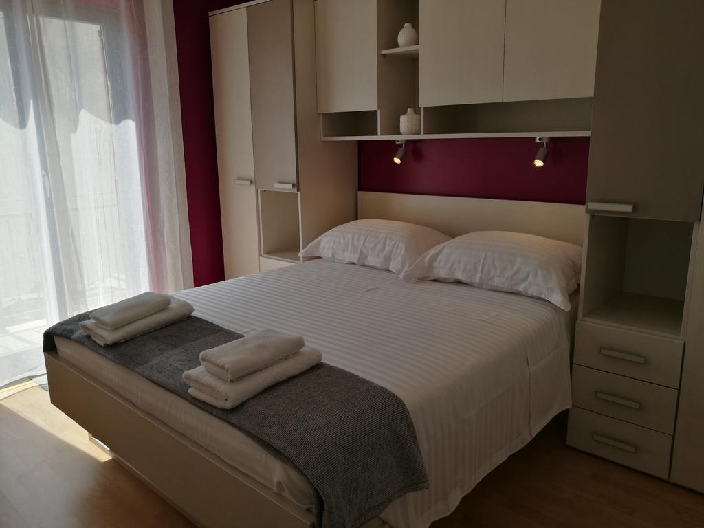 Apartments Benika Бол Екстер'єр фото