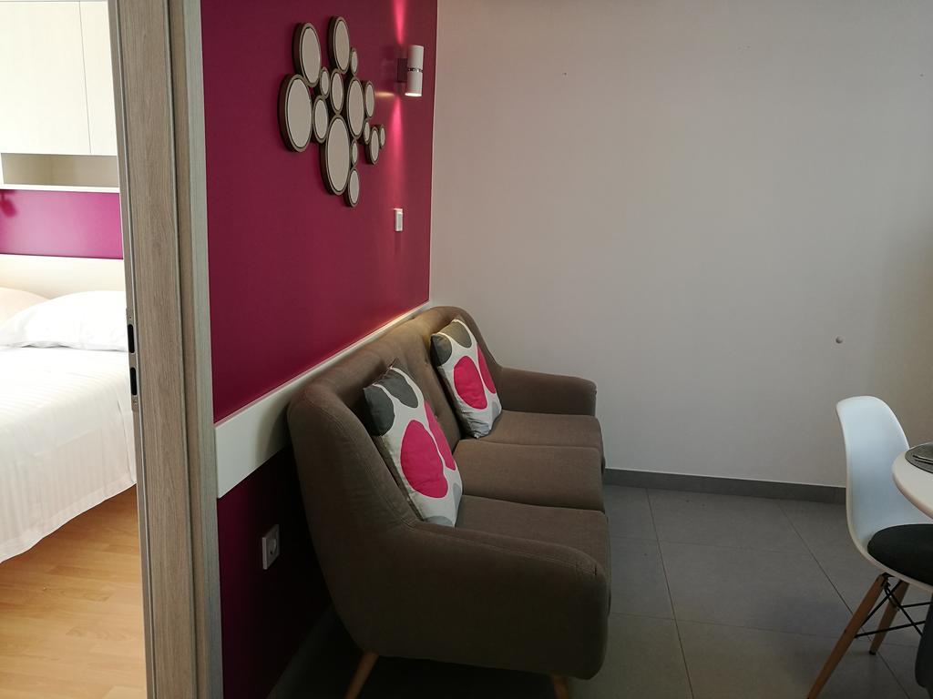 Apartments Benika Бол Екстер'єр фото