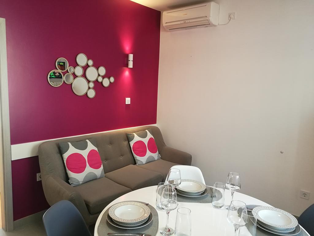 Apartments Benika Бол Екстер'єр фото
