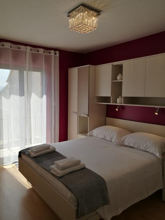 Apartments Benika Бол Екстер'єр фото