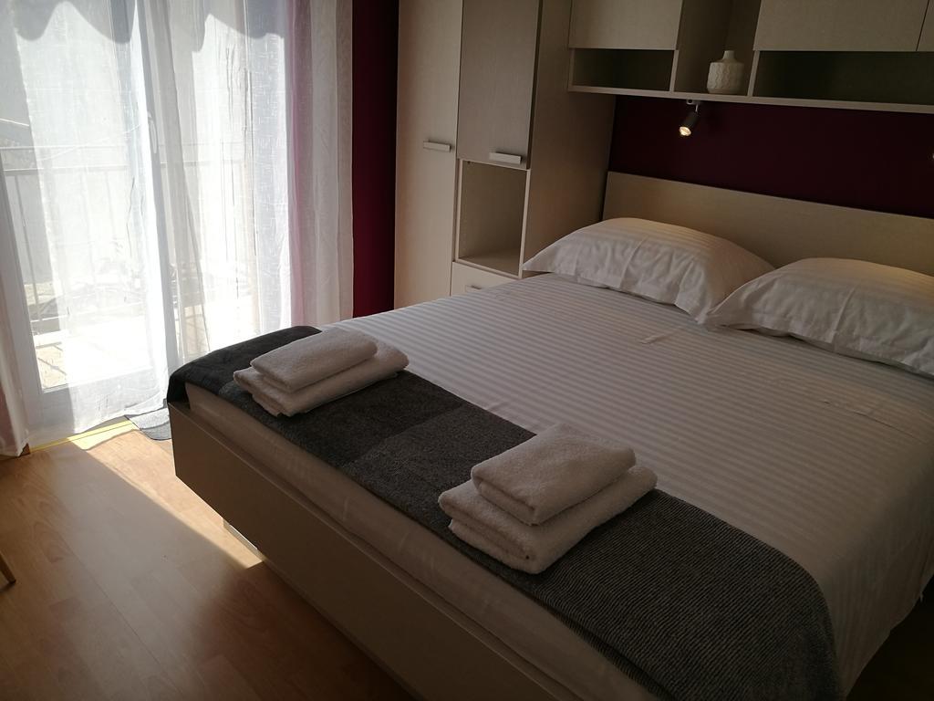 Apartments Benika Бол Екстер'єр фото